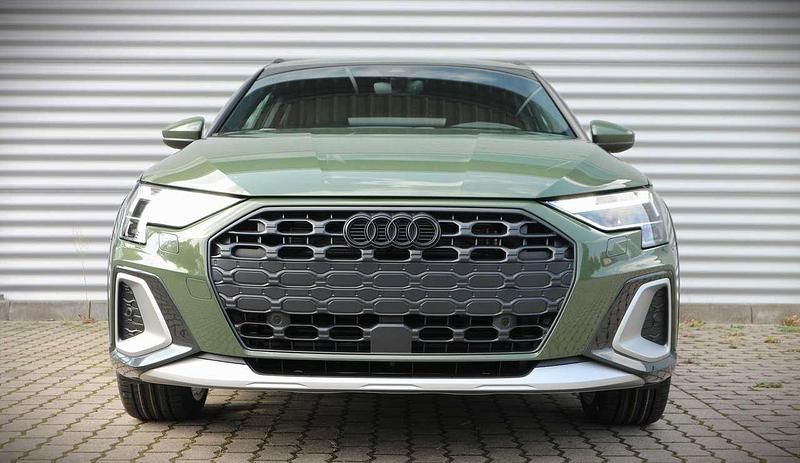 Gebraucht Audi A3 S-Line 150 PS (110 kW) 2024 Distriktgr�n metallic Kombi