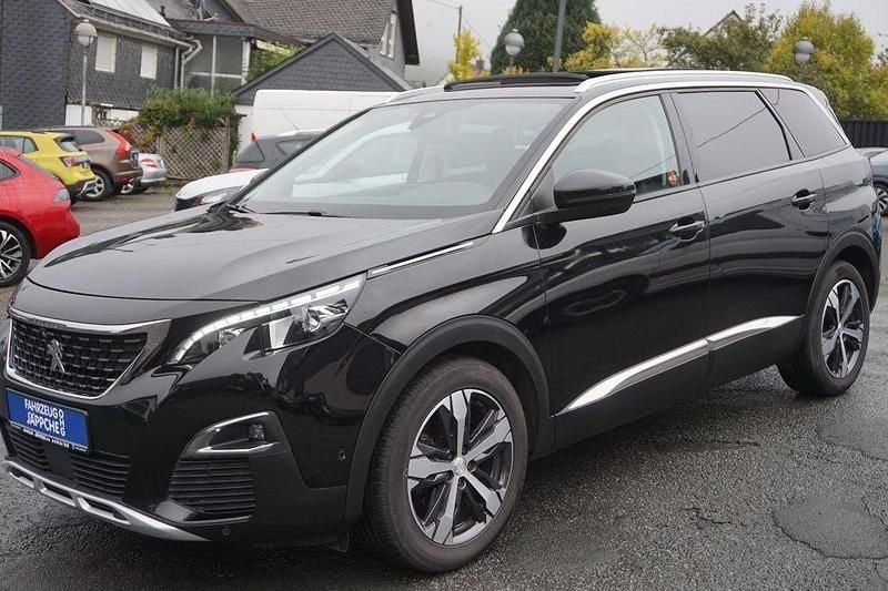 Schwarz Gebraucht 2018 Peugeot 5008 Van / Kleinbus | 16.790 € (Fairer Preis) - Bild 1/4