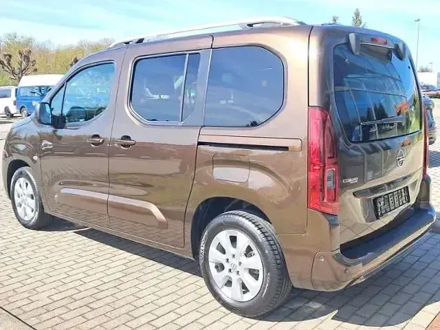 Gebraucht Opel Combo Life Innovation 131 PS (96 kW) 2020 Haselnuss braun Limousine
