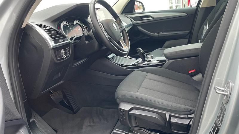 Gebraucht BMW X3 Advantage 231 PS (169 kW) 2018 Glaciersilber metallic SUV