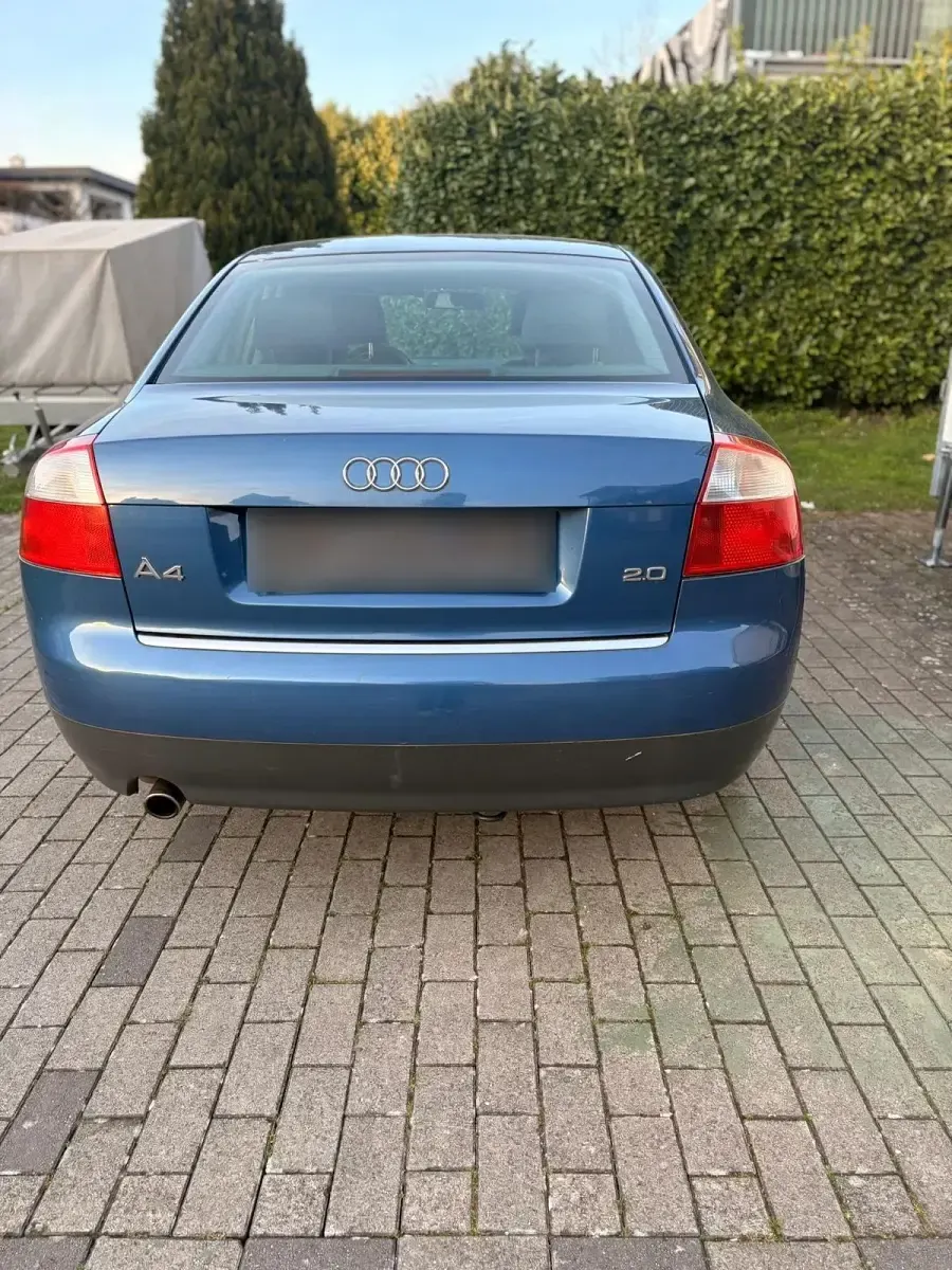 Gebraucht Audi A4 130 PS (95 kW) 2003 Blau Kombi