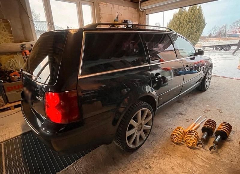 Usata VW Passat 131 CV (96 kW) 2004 Nero Station wagon