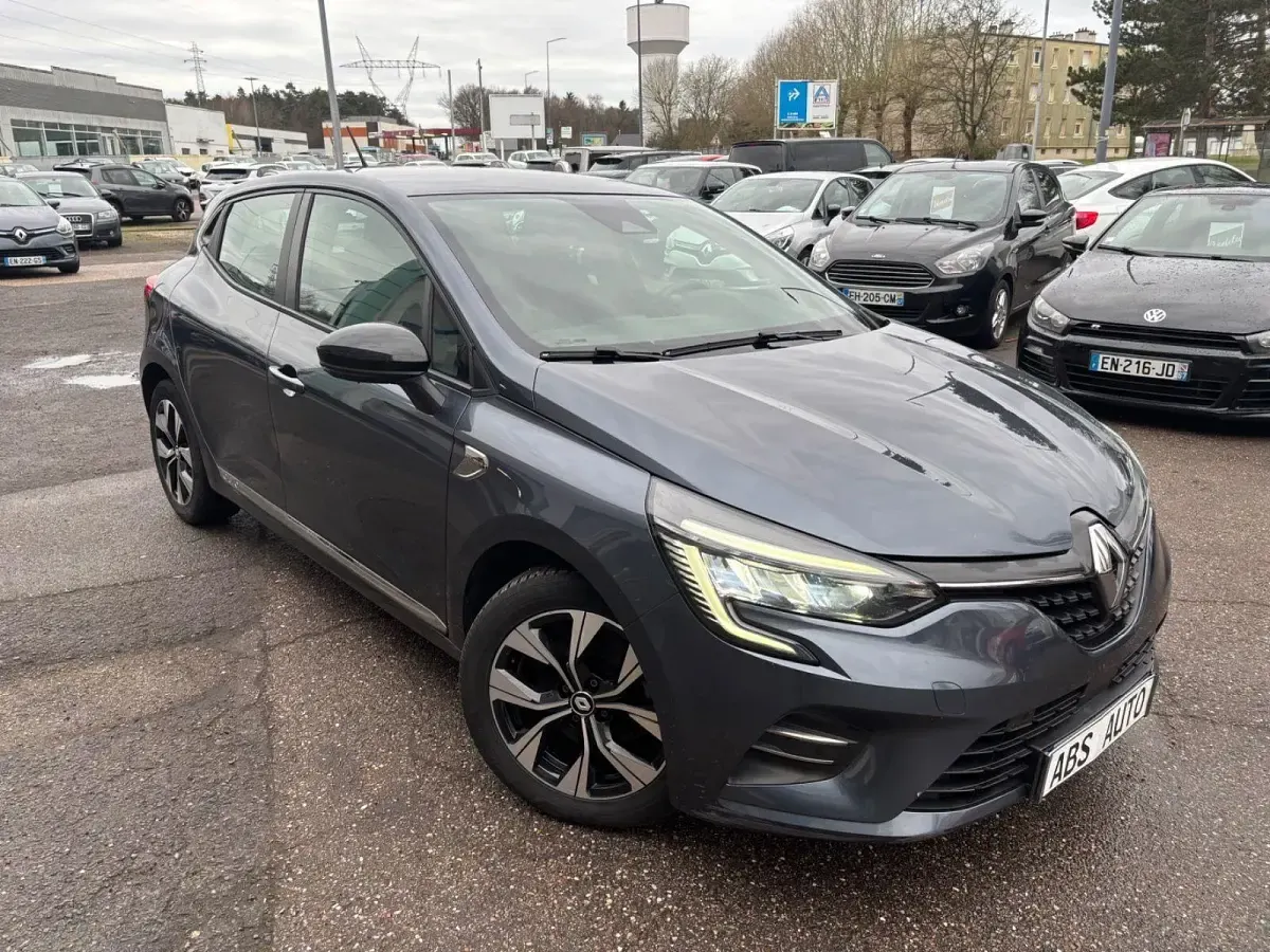 Gebraucht Renault Clio V LIMITED 140 PS (102 kW) 2022 Silber Limousine