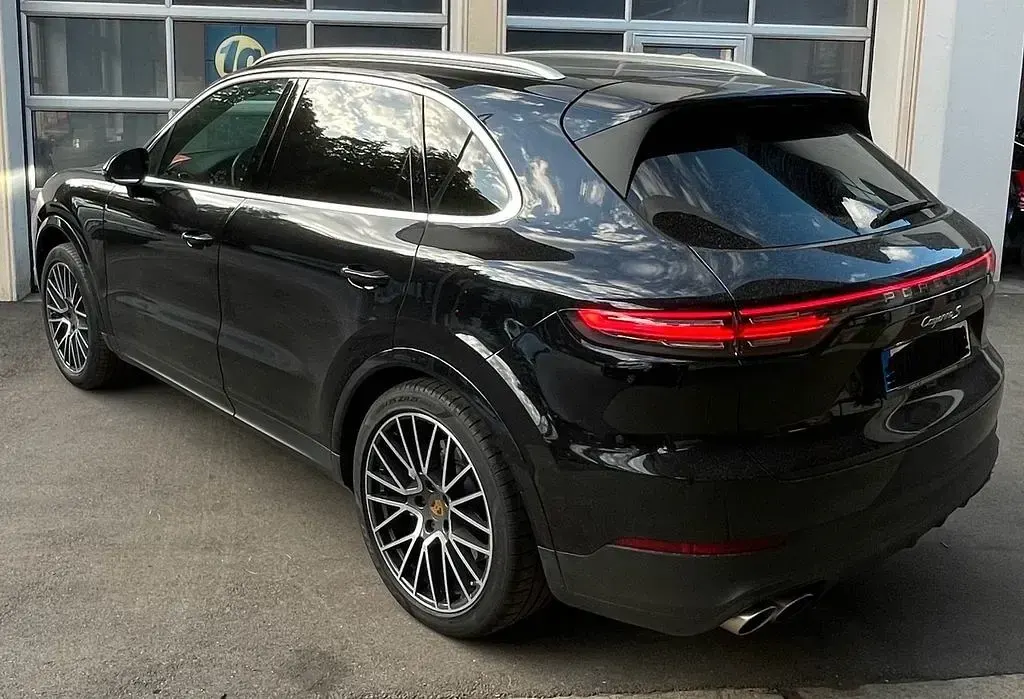 Gebraucht Porsche Cayenne 441 PS (324 kW) 2018 Schwarz SUV