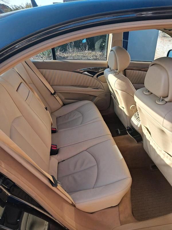 Gebraucht Mercedes E280 190 PS (139 kW) 2007 Schwarz Limousine