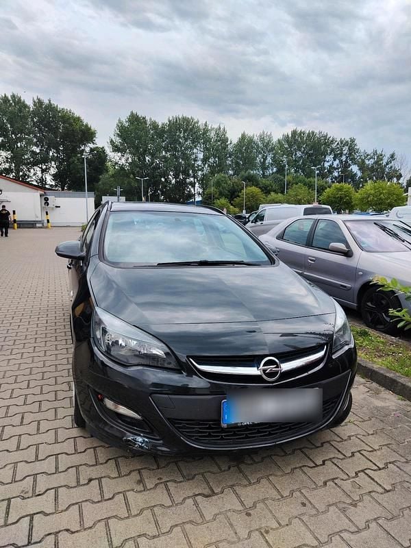Schwarz Gebraucht 2014 Opel Astra Kombi | 3.200 € (Guter Preis) - Bild 1/4