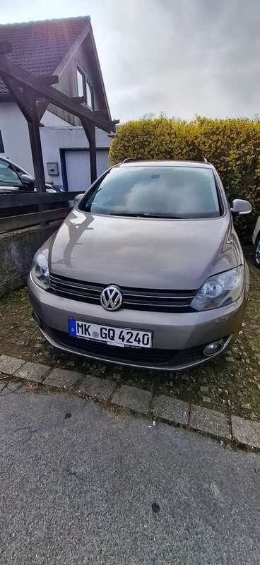 Braun Gebraucht 2013 VW Golf VII Comfortline Limousine | 6.500 € (Superpreis) - Bild 1/4