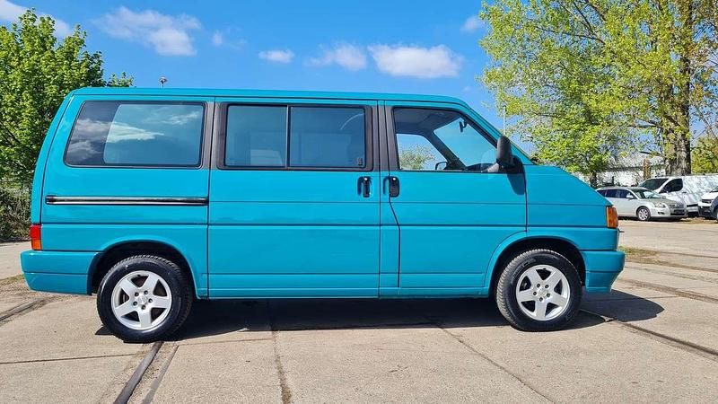 Usado VW Multivan 110 HP (80 kW) 1995 Verde Monovolume
