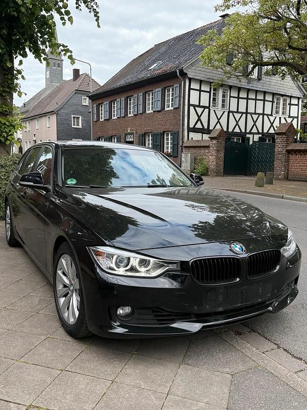Schwarz Gebraucht 2014 BMW 325 Shadowline Kombi | 11.399 € (Guter Preis) - Bild 1/4