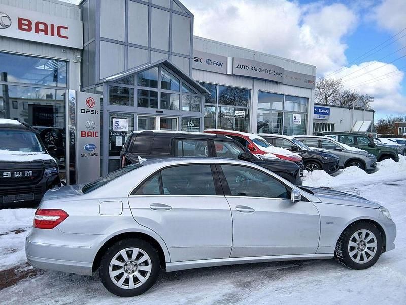Gebraucht Mercedes E200 184 PS (135 kW) 2011 Grau Limousine
