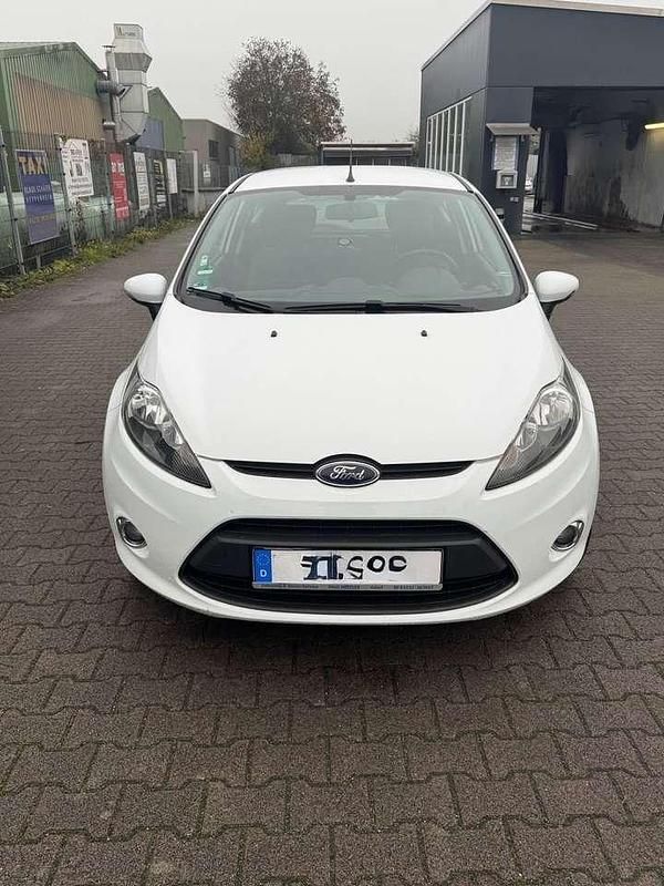 Gebraucht Ford Fiesta Trend 60 PS (44 kW) 2012 Limousine
