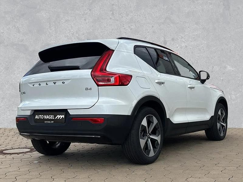 Gebraucht Volvo XC40 Plus 197 PS (144 kW) 2024 Weiß SUV