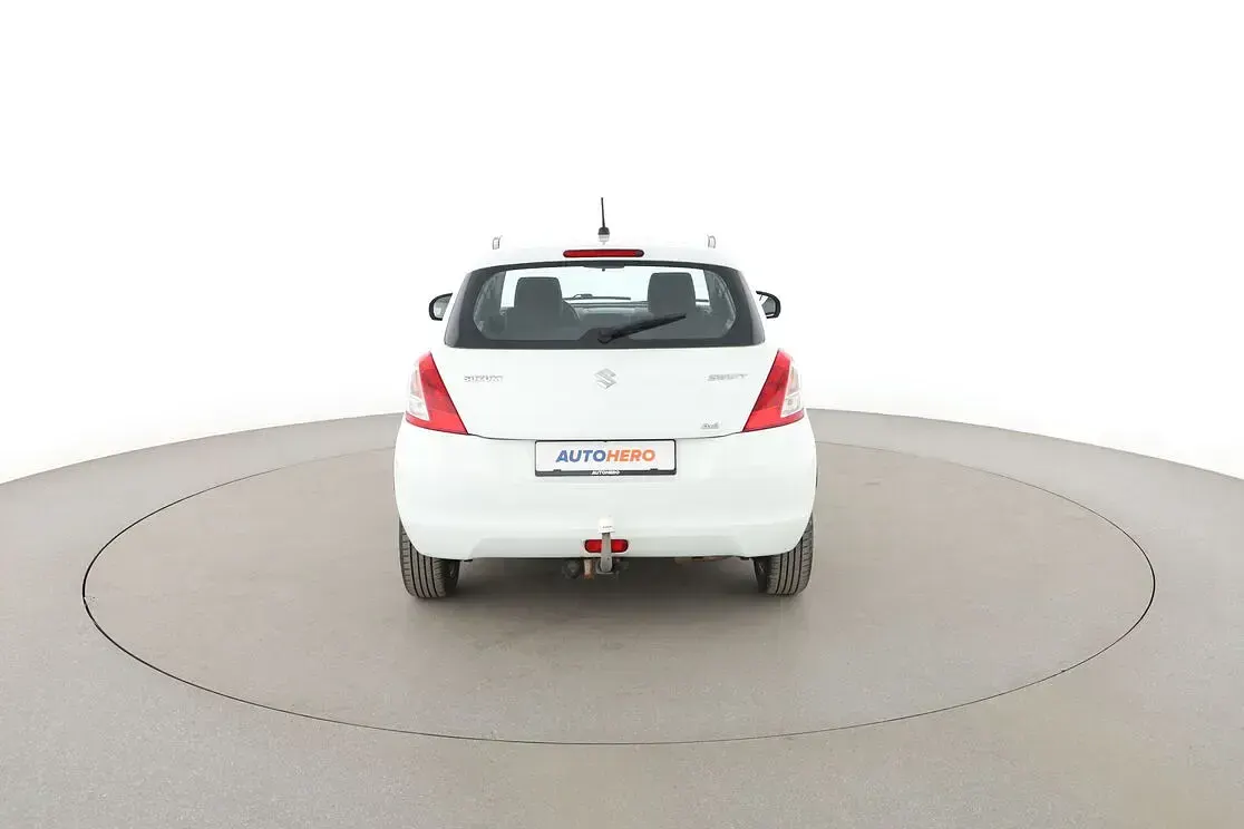 Gebraucht Suzuki Swift Club 94 PS (69 kW) 2016 Weiß Kleinwagen