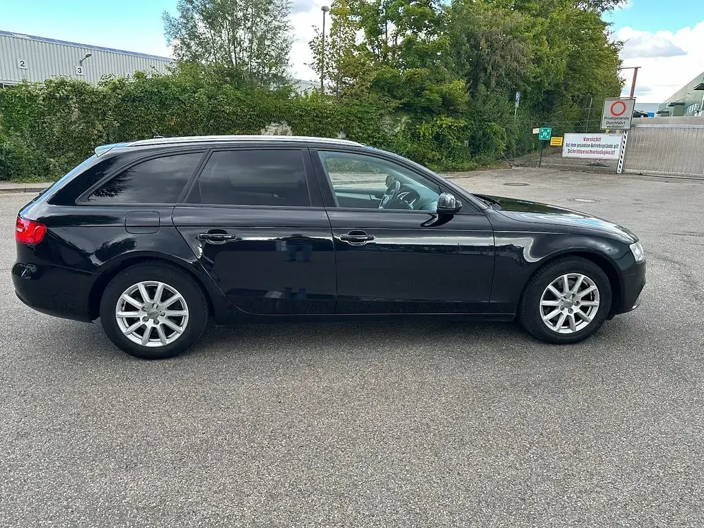Gebraucht Audi A4 Attraction 190 PS (139 kW) 2015 Schwarz Kombi