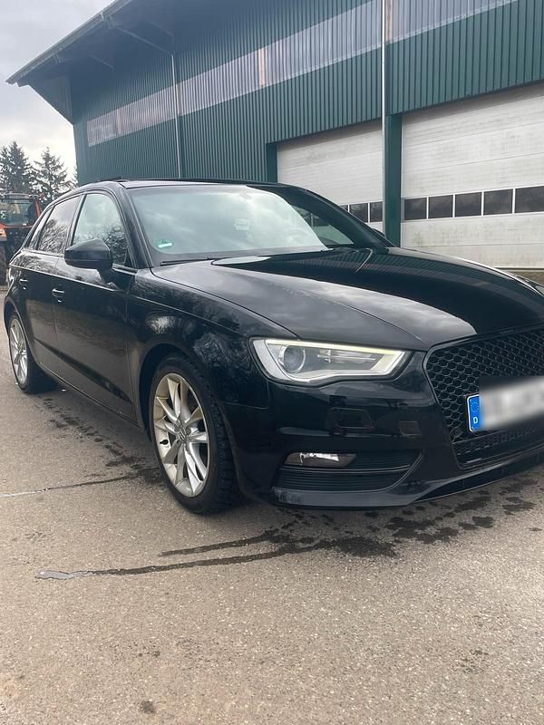 Gebraucht Audi A3 135 PS (99 kW) 2014 Schwarz Kleinwagen