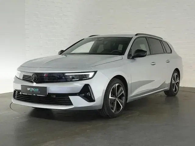 Gebraucht Opel Astra 131 PS (96 kW) 2024 Kristall silber Kleinwagen