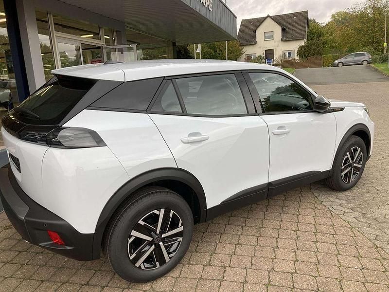 Neu Peugeot 2008 Active 101 PS (74 kW) 2025 Weiß SUV