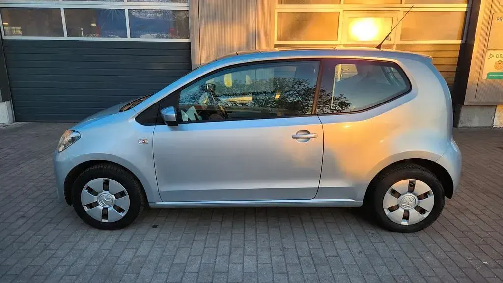 Second-hand VW up! move up! 60 CP (44 kW) 2013 Argintiu Hatchback