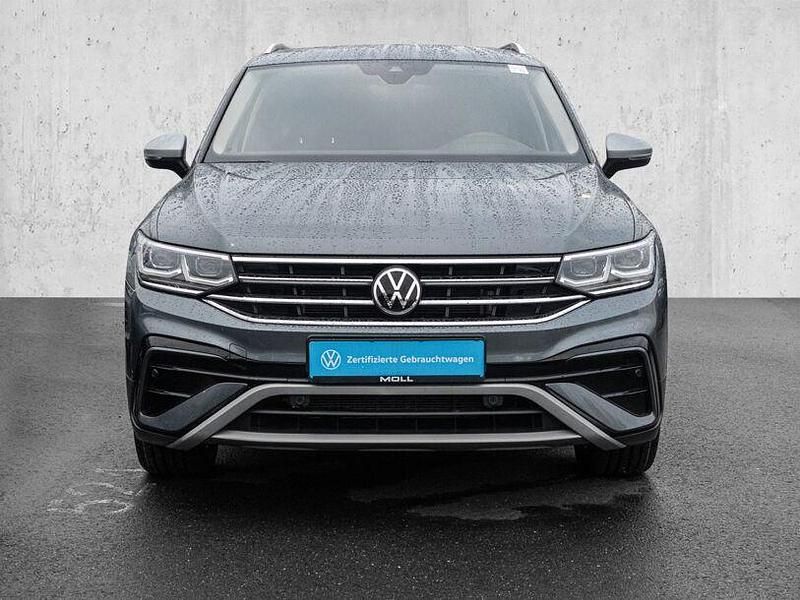 Gebraucht VW Tiguan Allspace Elegance 200 PS (147 kW) 2022 Platinum grey (metallic) SUV
