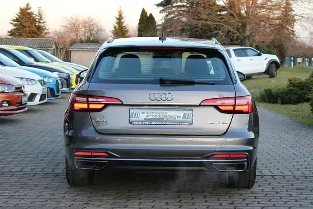 Używany Audi A4 Advanced 204 KM (150 kW) 2022 Szary Kombi
