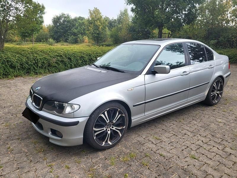 Silber Gebraucht 2004 BMW 325 Limousine | 2.499 € (Superpreis) - Bild 1/4