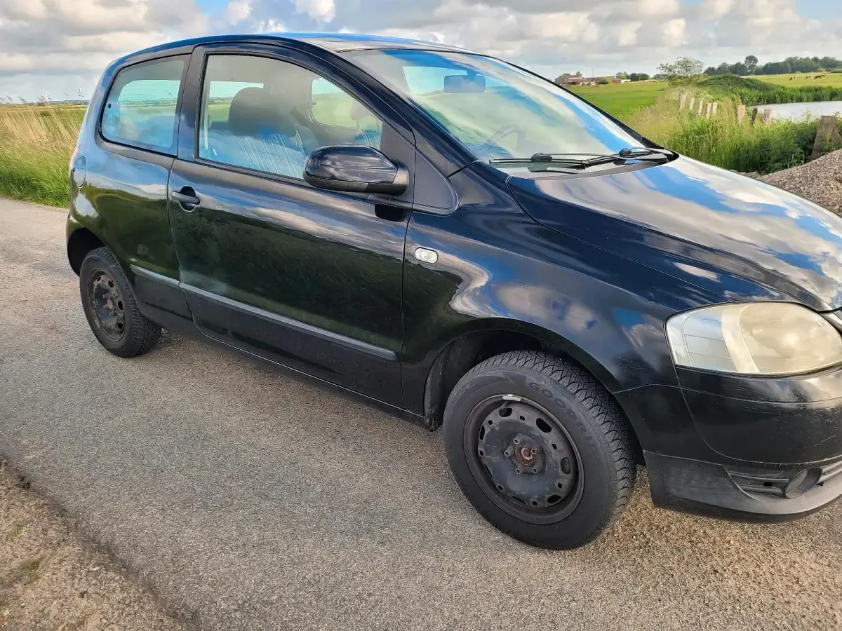 Gebraucht VW Fox 44 PS (32 kW) 2005 Schwarz Kleinwagen