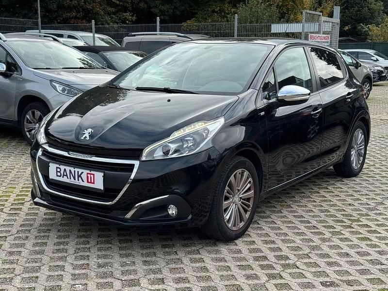 Noir perla nera Gebraucht 2016 Peugeot 208 Kleinwagen | 6.400 € (Fairer Preis) - Bild 1/4