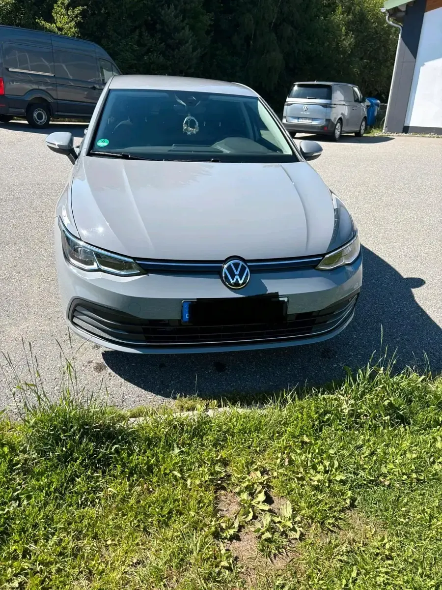 Gebraucht VW Golf VIII 110 PS (80 kW) 2021 Grau Kleinwagen