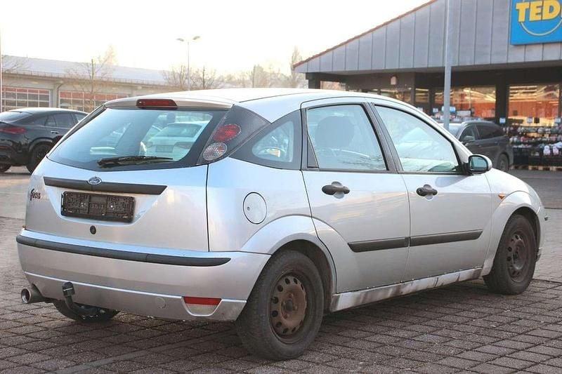 Usata Ford Focus 101 CV (74 kW) 2002 Argento Berlina