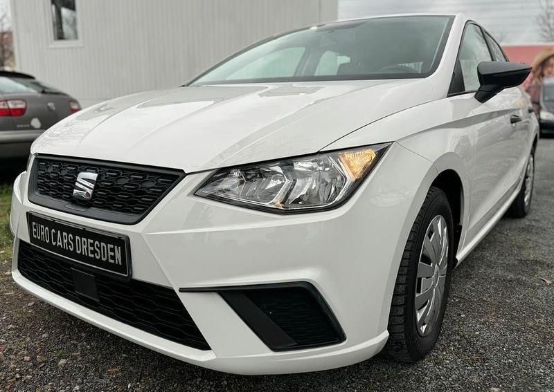 Weiß Gebraucht 2019 Seat Ibiza Reference Limousine | 9.500 € (Fairer Preis) - Bild 1/4