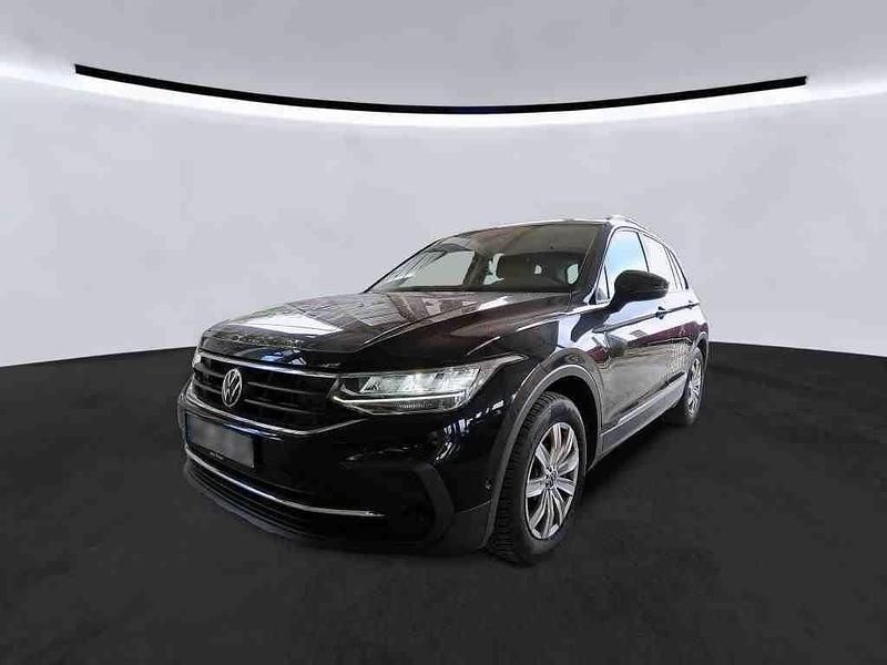 Deep black Gebraucht 2022 VW Tiguan Life SUV | 17.490 € (Guter Preis) - Bild 1/4