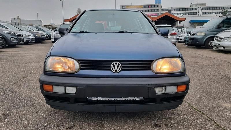 Gebraucht VW Golf III 62 PS (45 kW) 1997 Blau Kleinwagen
