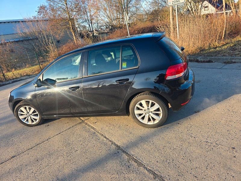 Gebraucht VW Golf VI 105 PS (77 kW) 2010 Schwarz Kleinwagen
