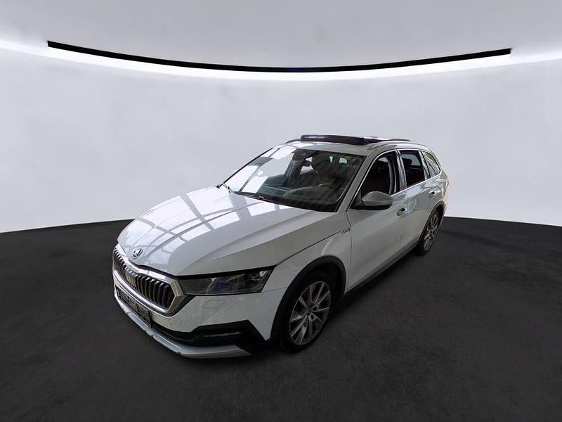 Weiß Gebraucht 2022 Skoda Octavia Scout 4x4 Kombi | 24.990 € (Guter Preis) - Bild 1/3