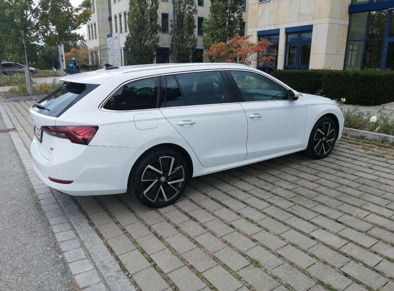 Weiß Gebraucht 2021 Skoda Octavia Style Kombi | 21.490 € (Guter Preis) - Bild 1/4