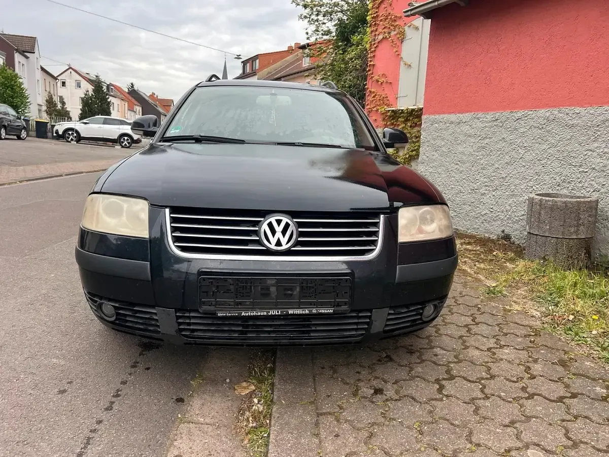 Gebraucht VW Passat 131 PS (96 kW) 2003 Schwarz Kombi