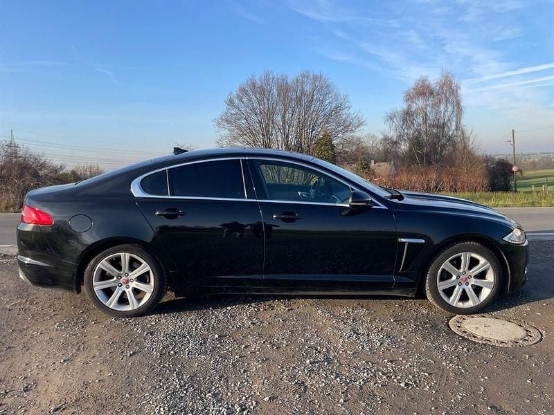 Gebraucht Jaguar XF 241 PS (177 kW) 2015 Schwarz Limousine