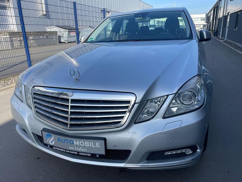 Second-hand Mercedes E200 184 CP (135 kW) 2009 Argintiu Berlinǎ
