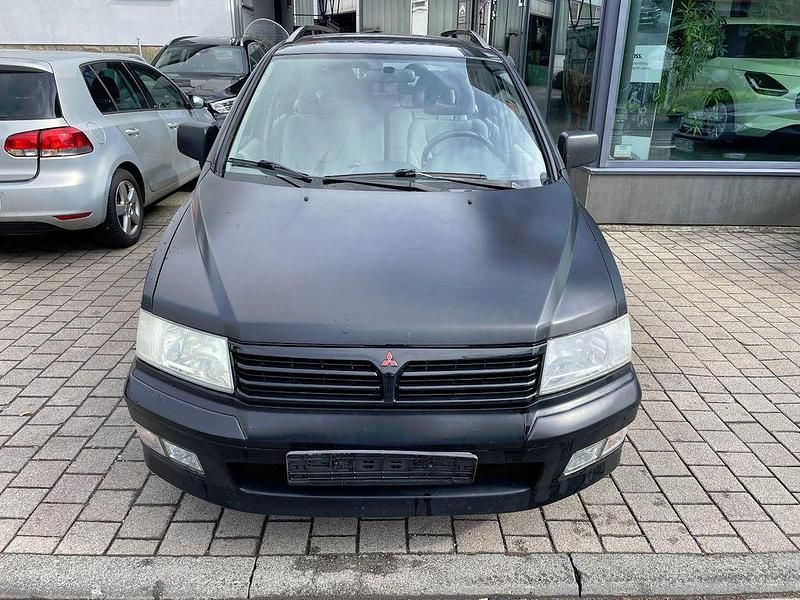 Gebraucht Mitsubishi Space Wagon 133 PS (97 kW) 2004 Schwarz Van / Kleinbus