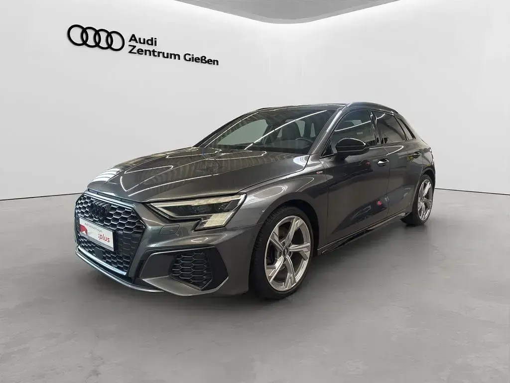 Gebraucht Audi A3 Ambiente 116 PS (85 kW) 2021 Daytonagrau perleffekt Limousine