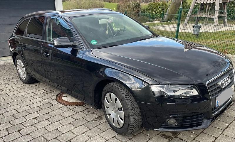 Gebraucht Audi A4 Attraction 143 PS (105 kW) 2011 Schwarz Kombi