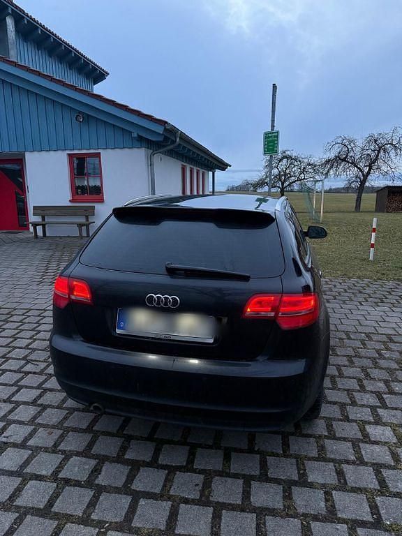 Gebraucht Audi A3 105 PS (77 kW) 2012 Schwarz Kleinwagen