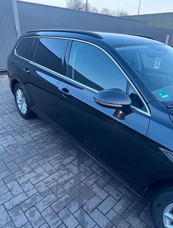 Gebraucht VW Passat 150 PS (110 kW) 2018 Schwarz Kombi