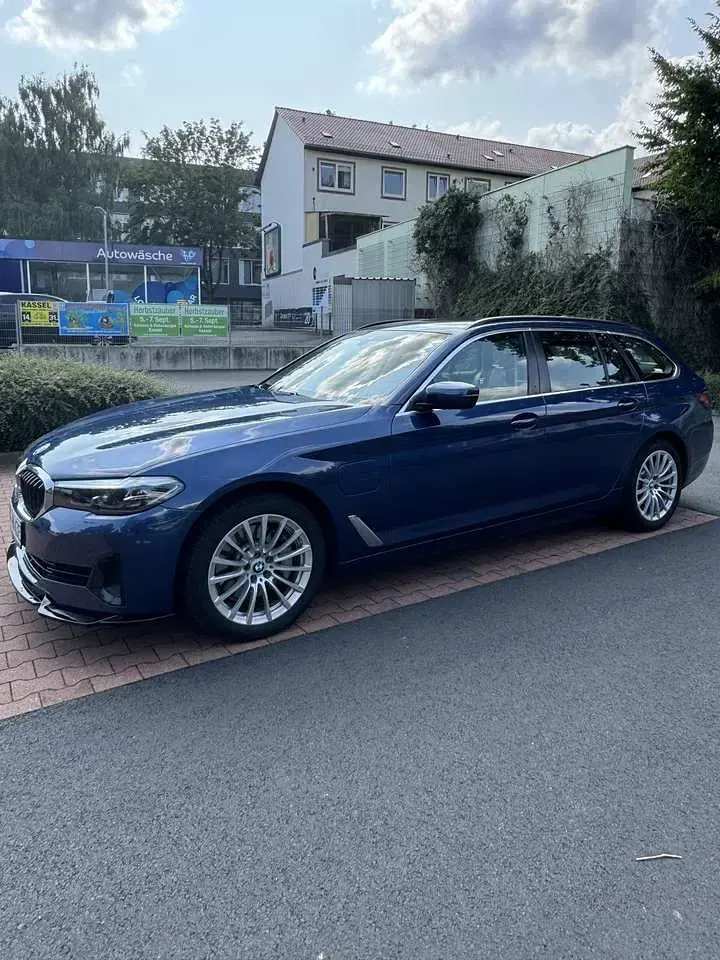Gebraucht BMW 530e 184 PS (135 kW) 2021 Blau Kombi