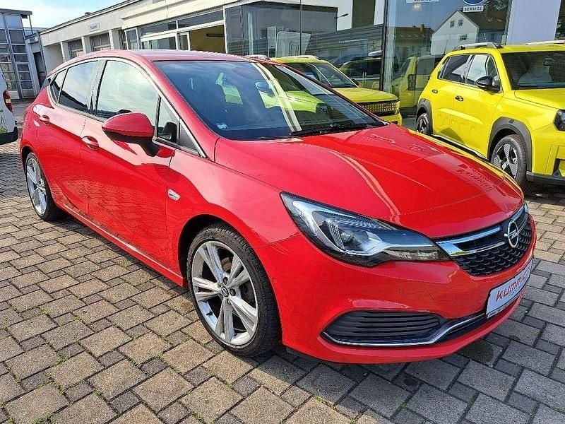 Rot Gebraucht 2019 Opel Astra Ultimate Limousine | 16.500 € (Guter Preis) - Bild 1/4