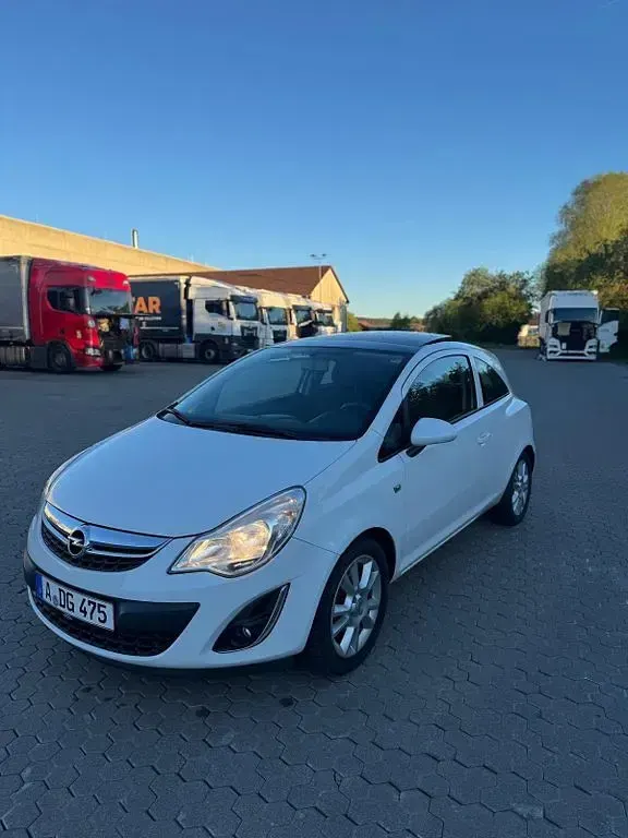 Gebraucht Opel Corsa Active 69 PS (50 kW) 2013 Weiß Kleinwagen