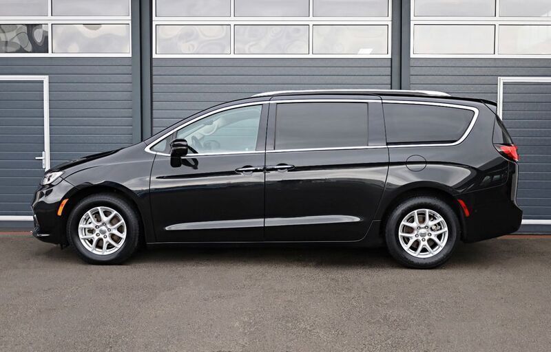 Gebraucht Chrysler Pacifica 287 PS (211 kW) 2021 Brilliant black crystal pear SUV
