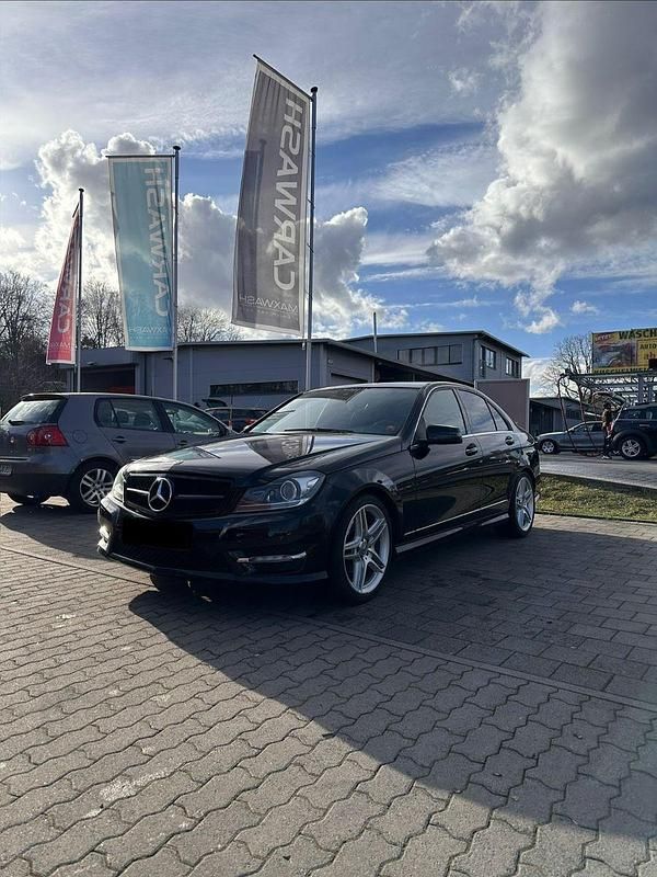 Gebraucht Mercedes C200 AMG 184 PS (135 kW) 2011 Schwarz Limousine