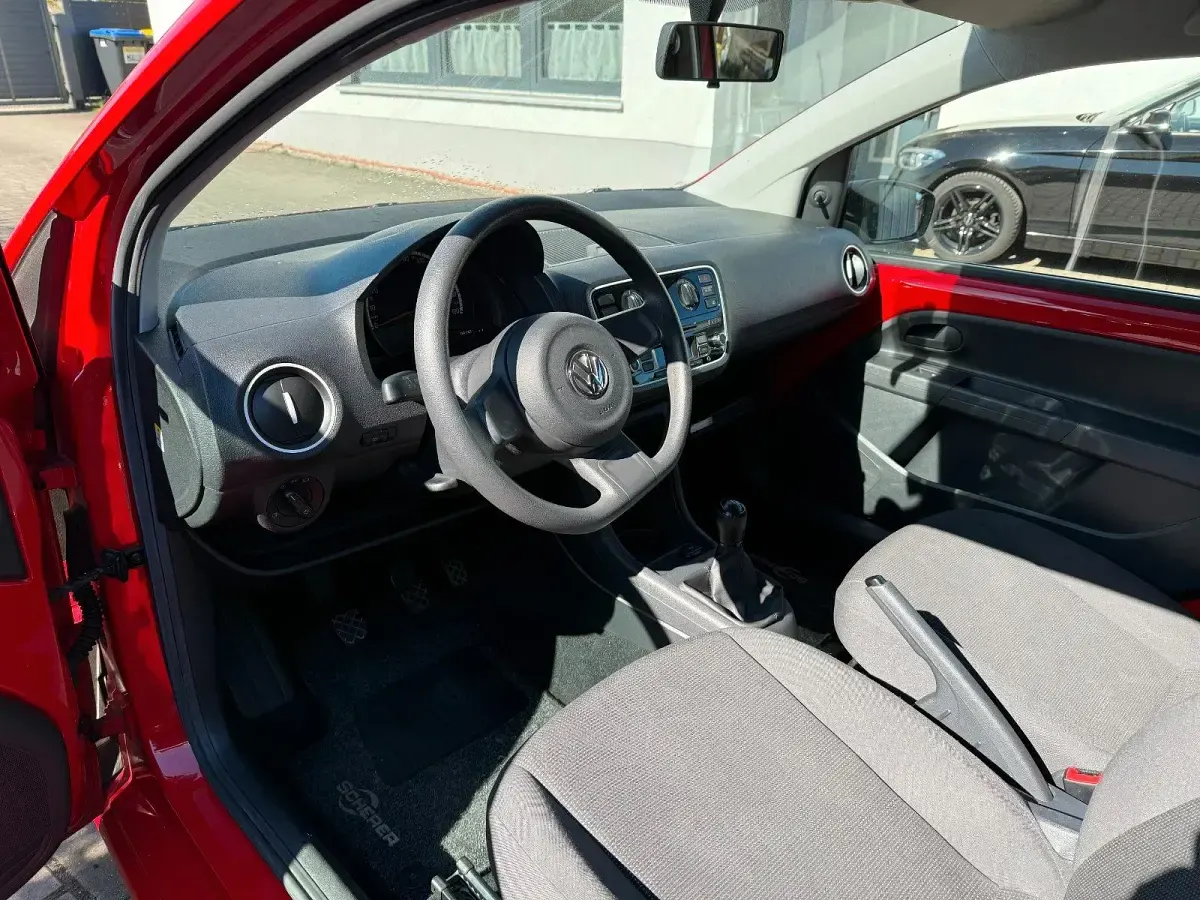 Second-hand VW up! take up! 75 CP (55 kW) 2012 Roșu Hatchback