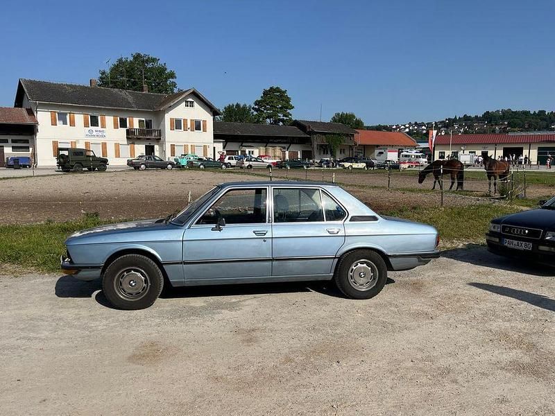 Gebraucht BMW 518 90 PS (66 kW) 1975 Blau Limousine